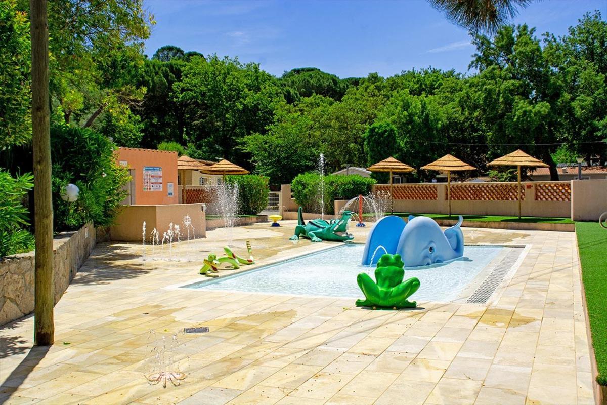 Bungalow Luxe 3 Chambres Surplombant Le Golf De St Tropez Gassin Exteriör bild
