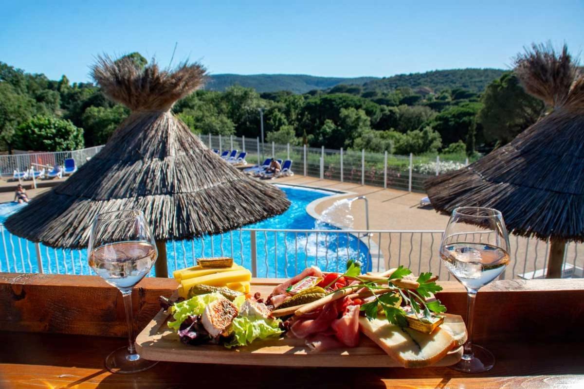 Bungalow Luxe 3 Chambres Surplombant Le Golf De St Tropez Gassin Exteriör bild
